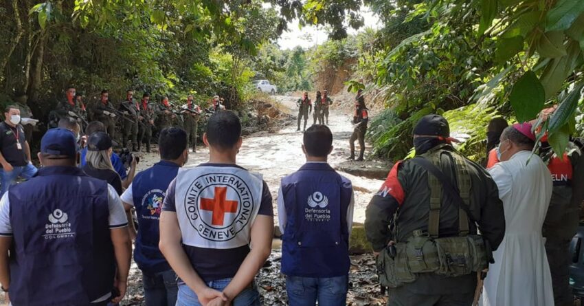 l'ELN a libéré deux soldats qu'elle avait capturé 13 jours plus tôt