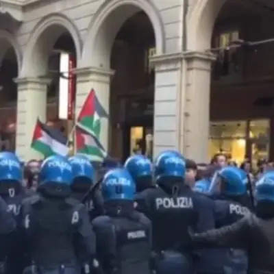 Affrontements lors d'une manifestation pour la Palestine à Bologne (21/03/2024)