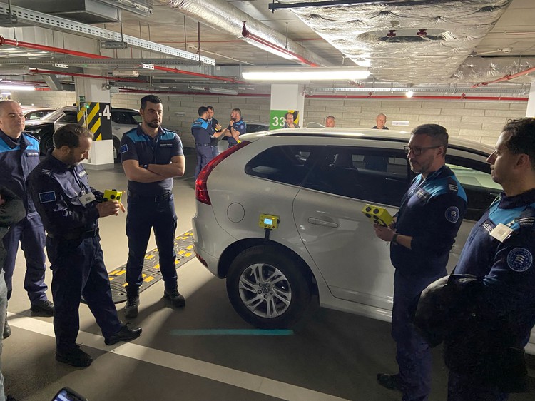 Entrainement des agents de Frontex à l'utilisation de nouveaux appareils