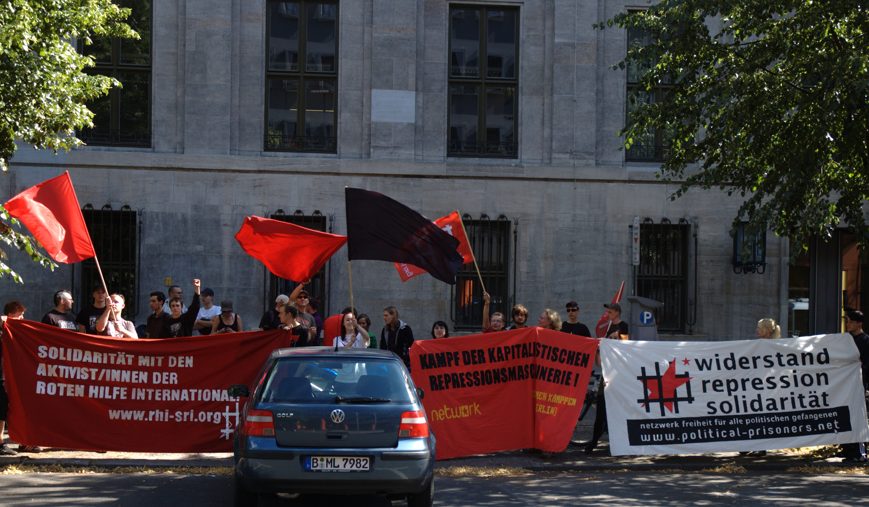 Rassemblement solidaire devant l'ambassade de Belgique à Berlin