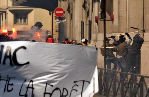 Manifestation antirépression à Paris
