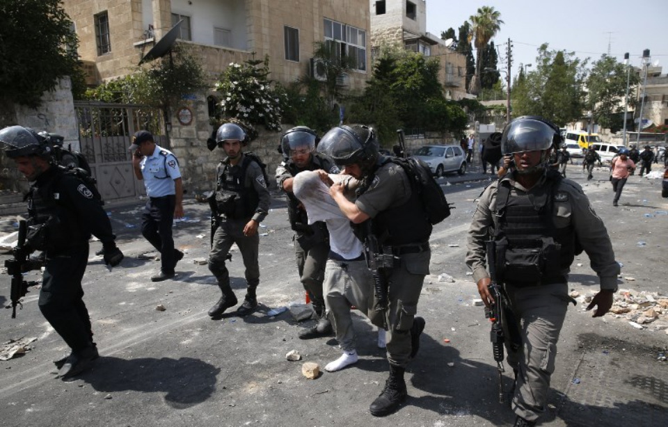 Arrestation d'un manifestant palestinien