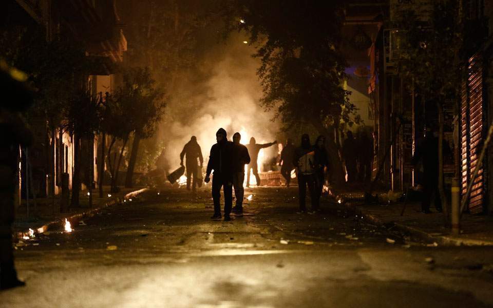 Les affrontements samedi soir à Exarchia