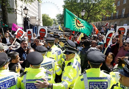Manifestants anti-Erdogan à Londres