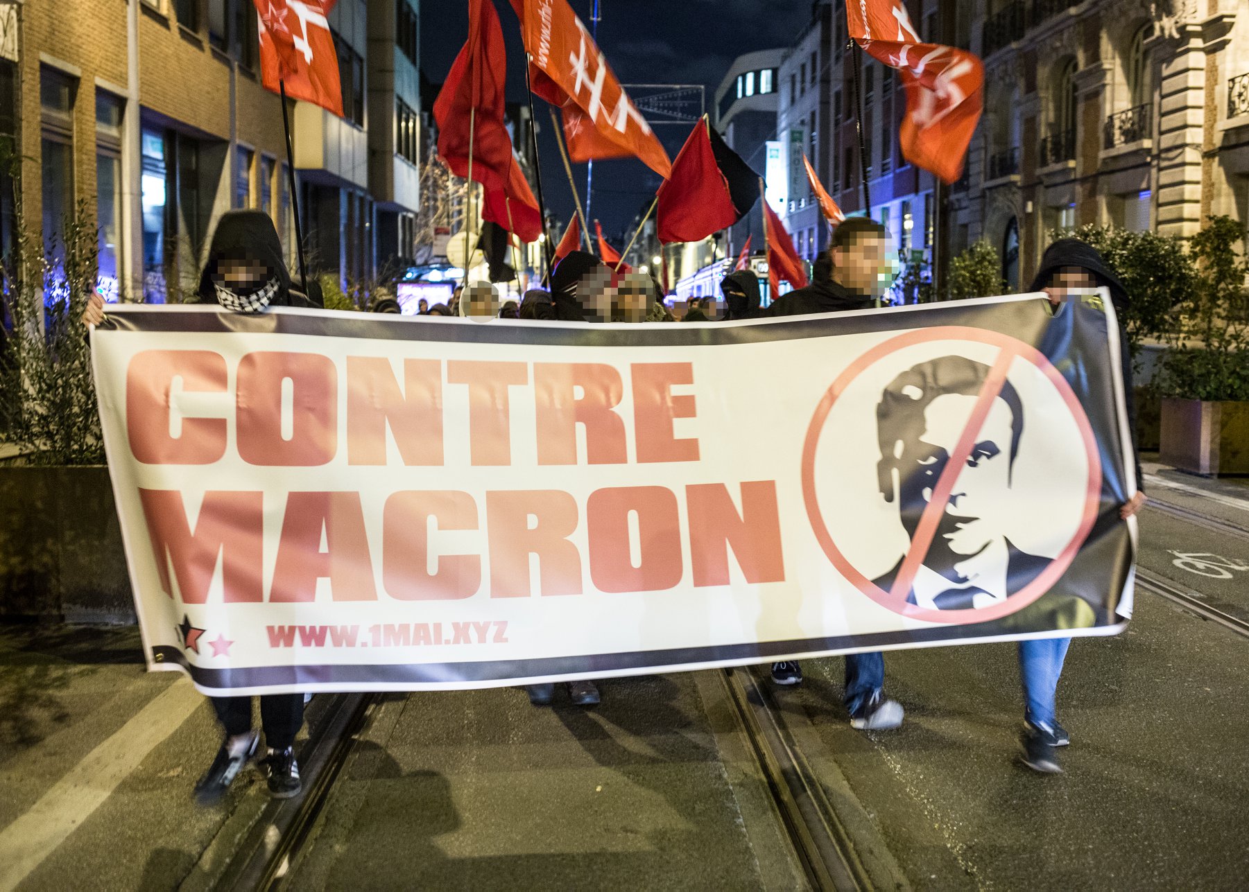 Manifestation contre la visite de Macron