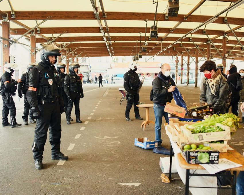 La police interrompt une distribution de nourriture à Montreuil