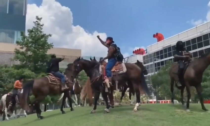 Manifestant·es à cheval aux États-Unis
