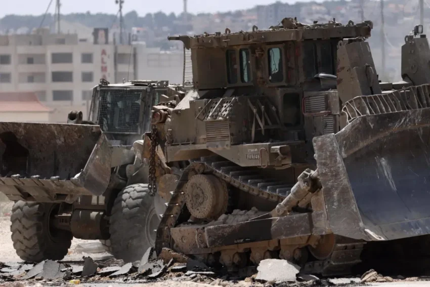 Bulldozers de l'armée israélienne lors du raid à Jénine du vendredi 5 juillet 2024