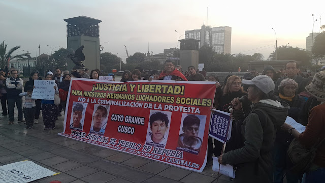  Vendredi 9 août 2024, un grand sit-in a eu lieu au Palais de Justice de Cuzco pour soutenir les 4 prisonniers. 